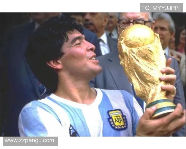 马拉多纳传奇瞬间回顾精彩图片展现足球之神的辉煌岁月